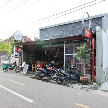 Reddoorz Plus @ Prawirotaman 3 ยอกยาการ์ตา ภายนอก รูปภาพ