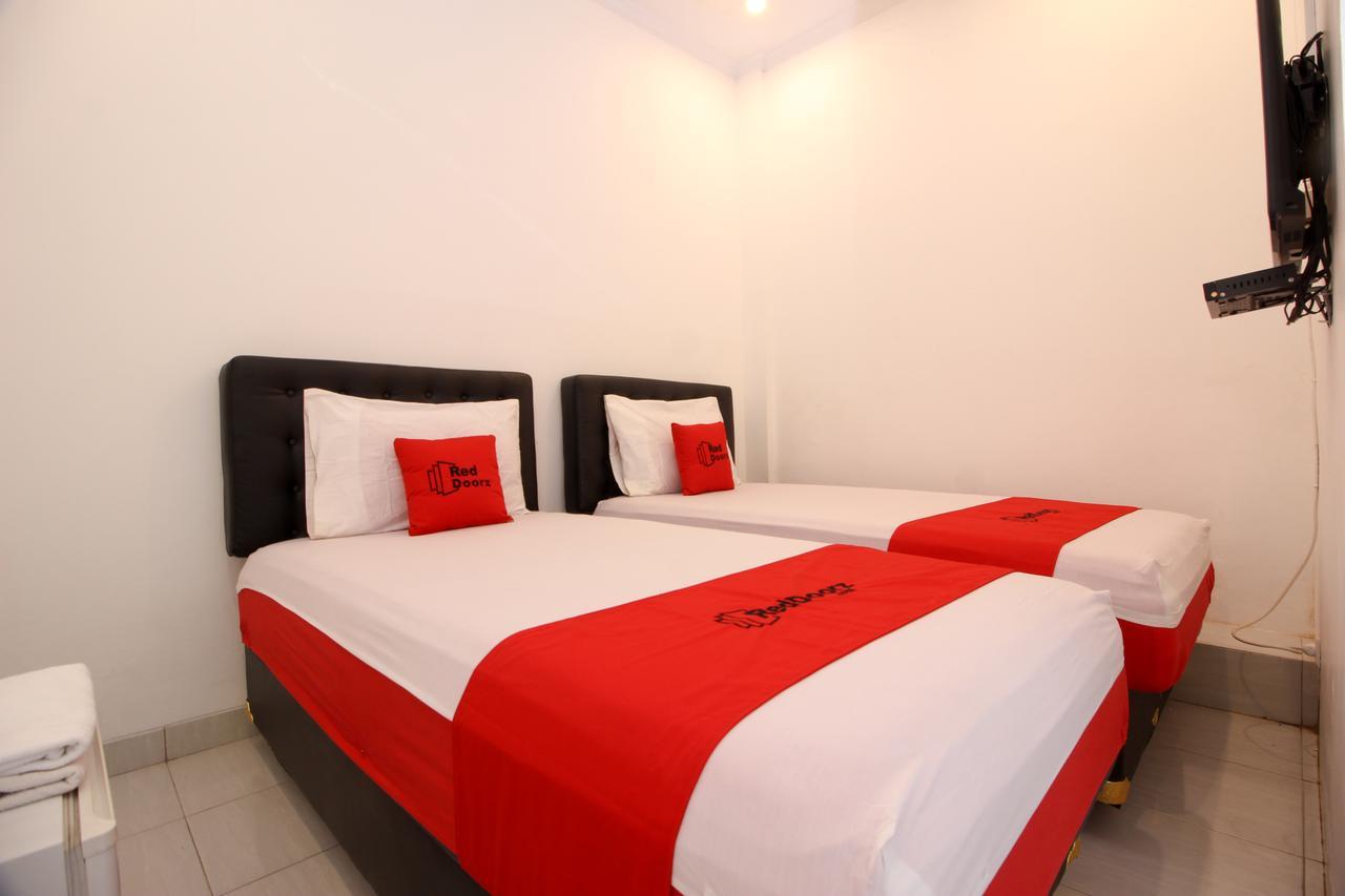 Reddoorz Plus @ Prawirotaman 3 ยอกยาการ์ตา ภายนอก รูปภาพ